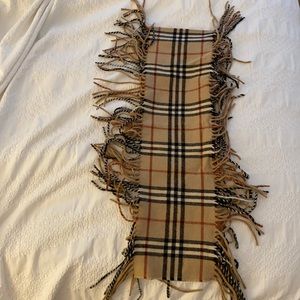 Burberry happy scarf - excellent condition
